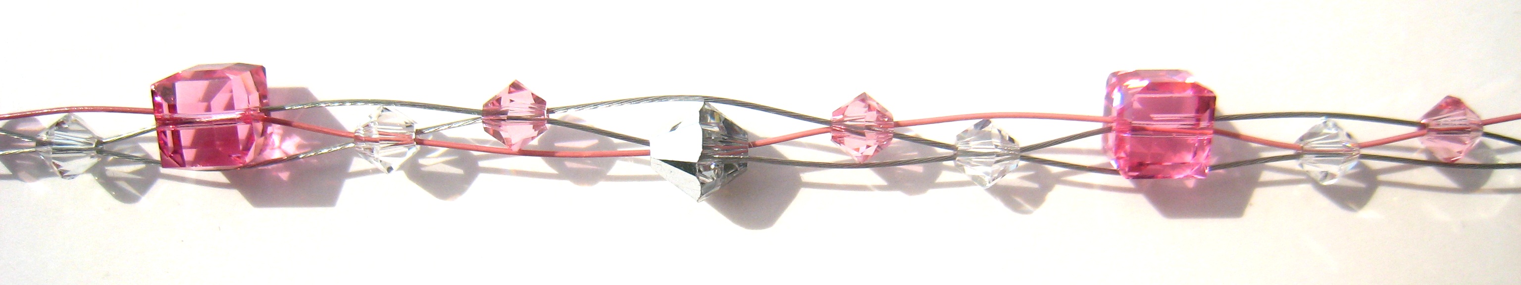 Návody na korálky - kostičky Swarovski Light Rose